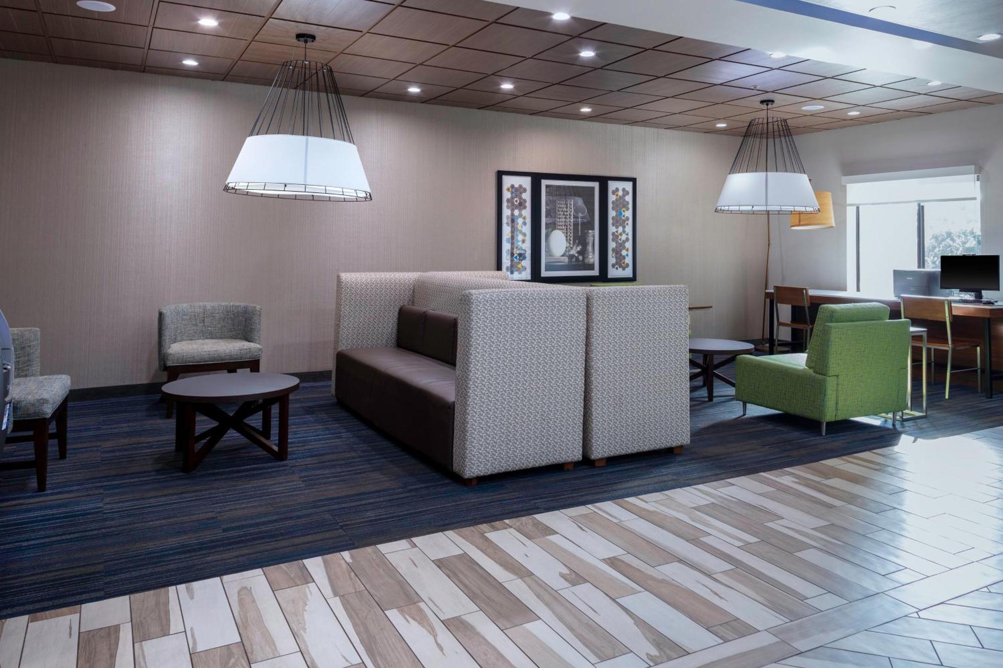 Holiday Inn Express & Suites Roanoke Rapids By Ihg Экстерьер фото